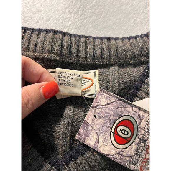 Oobe Wool Blend V-Neck Sweater Size XL NWT – Classic Gray Knitcore Pullover - Picture 4 of 11